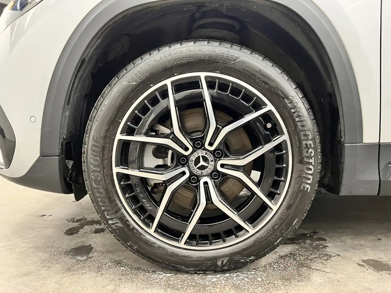 Mercedes-Benz EQA 300 4
