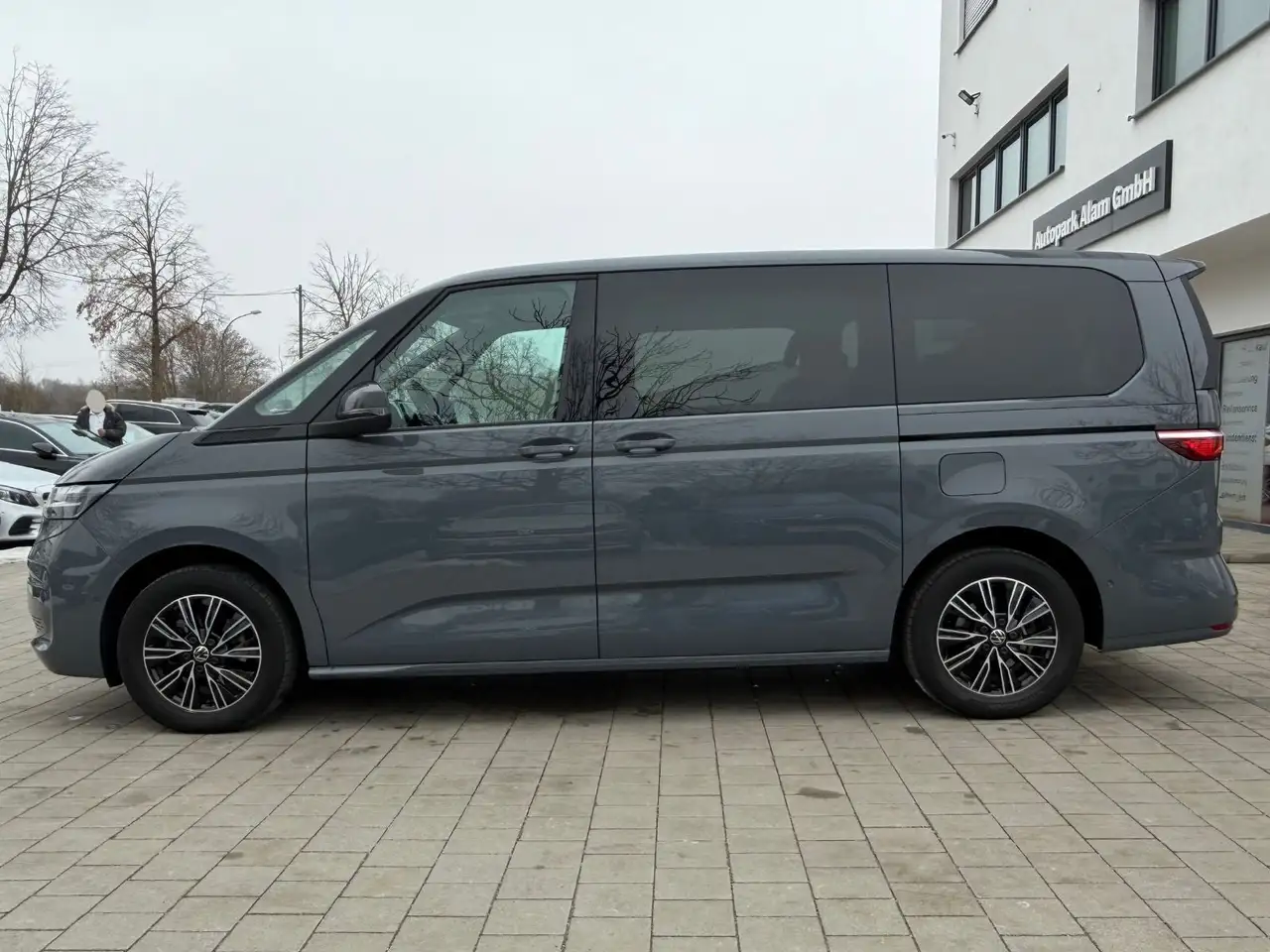 Volkswagen T7 Multivan 2