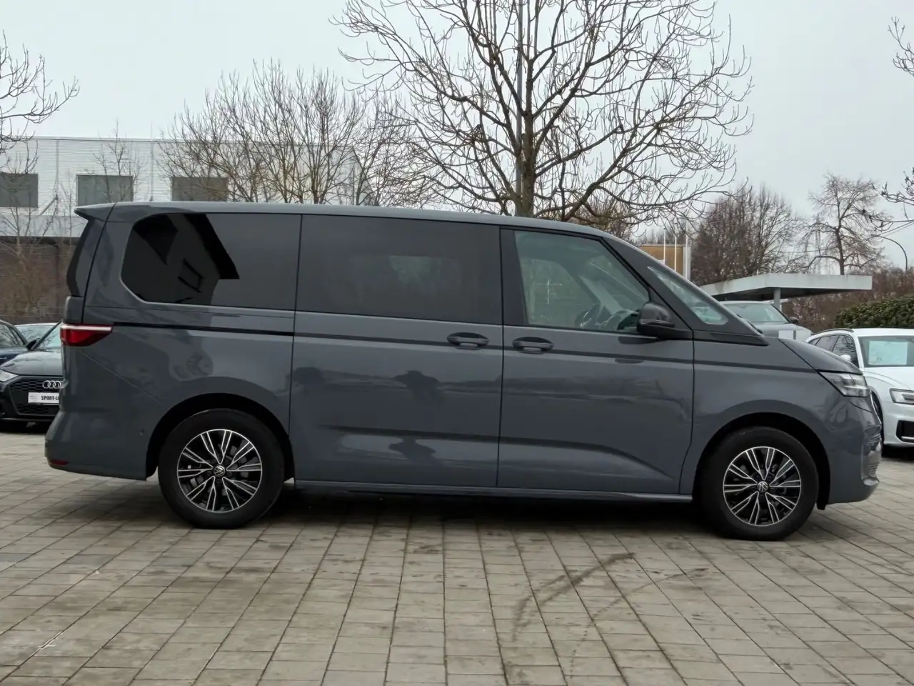 Volkswagen T7 Multivan 6
