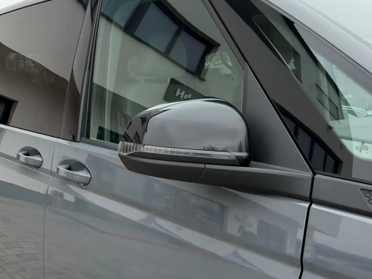 Volkswagen T7 Multivan 11