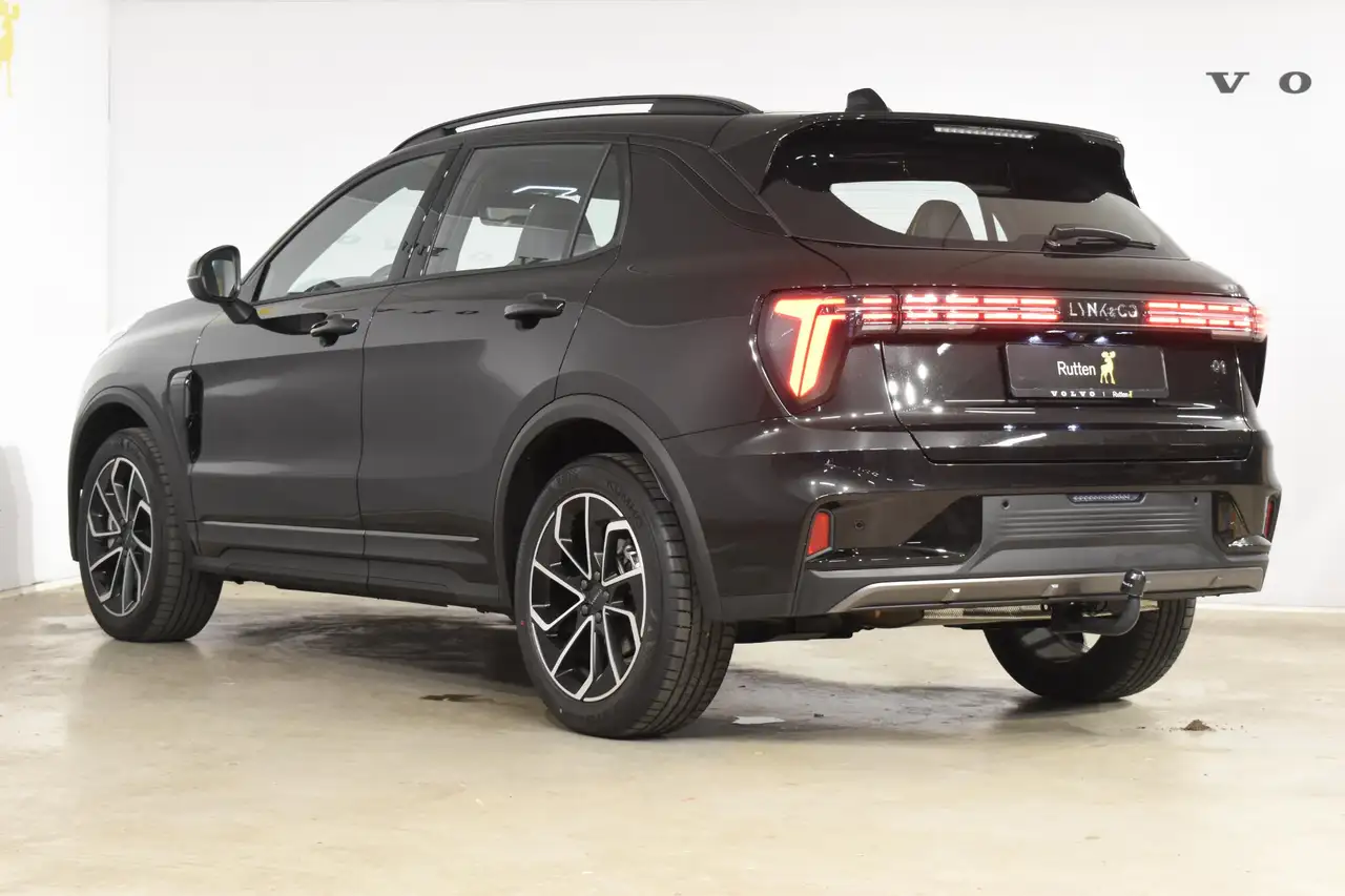 Lynk & Co 4