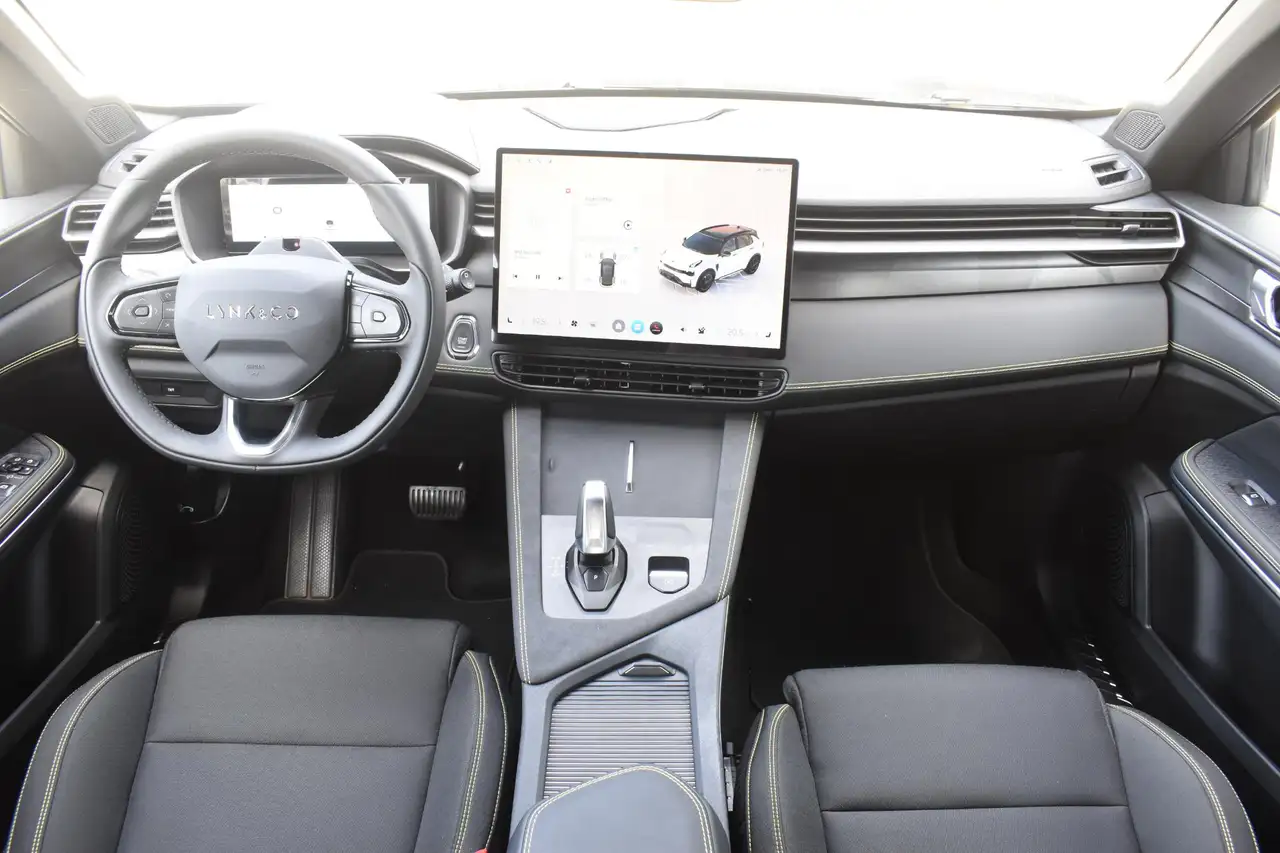 Lynk & Co 11