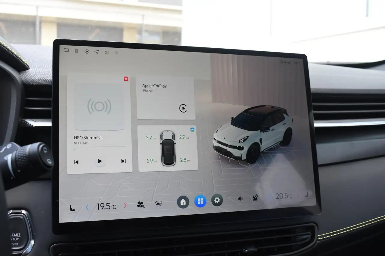 Lynk & Co 12