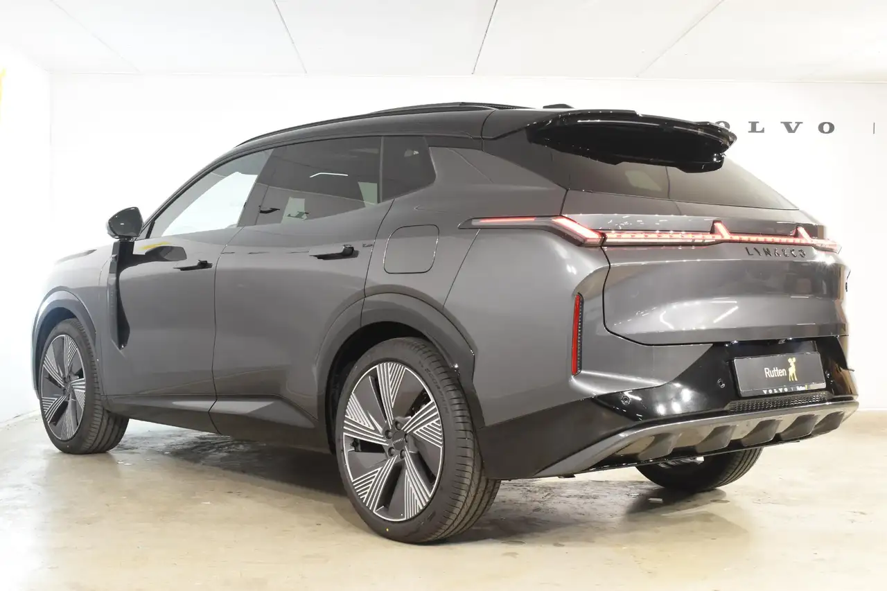 Lynk & Co 4