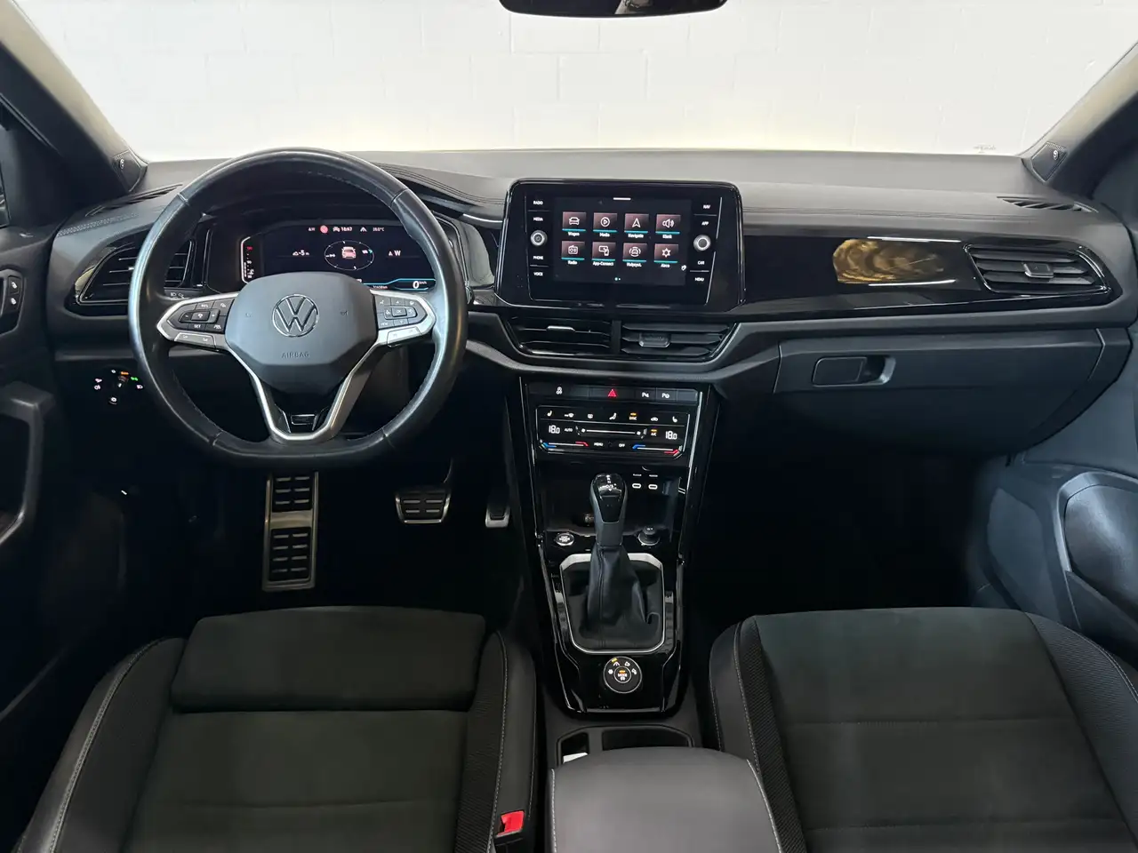 Volkswagen T-Roc 3