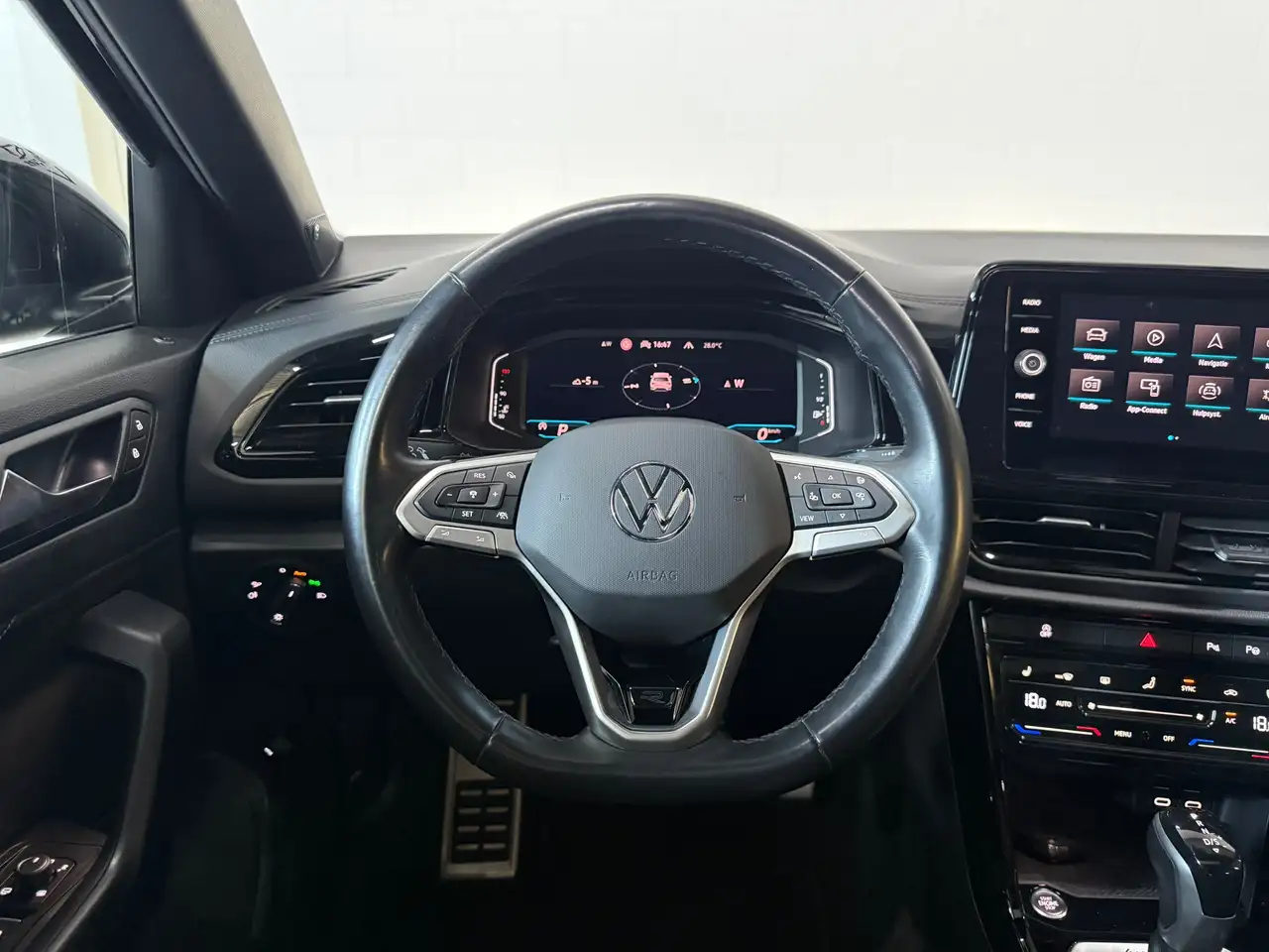 Volkswagen T-Roc 12