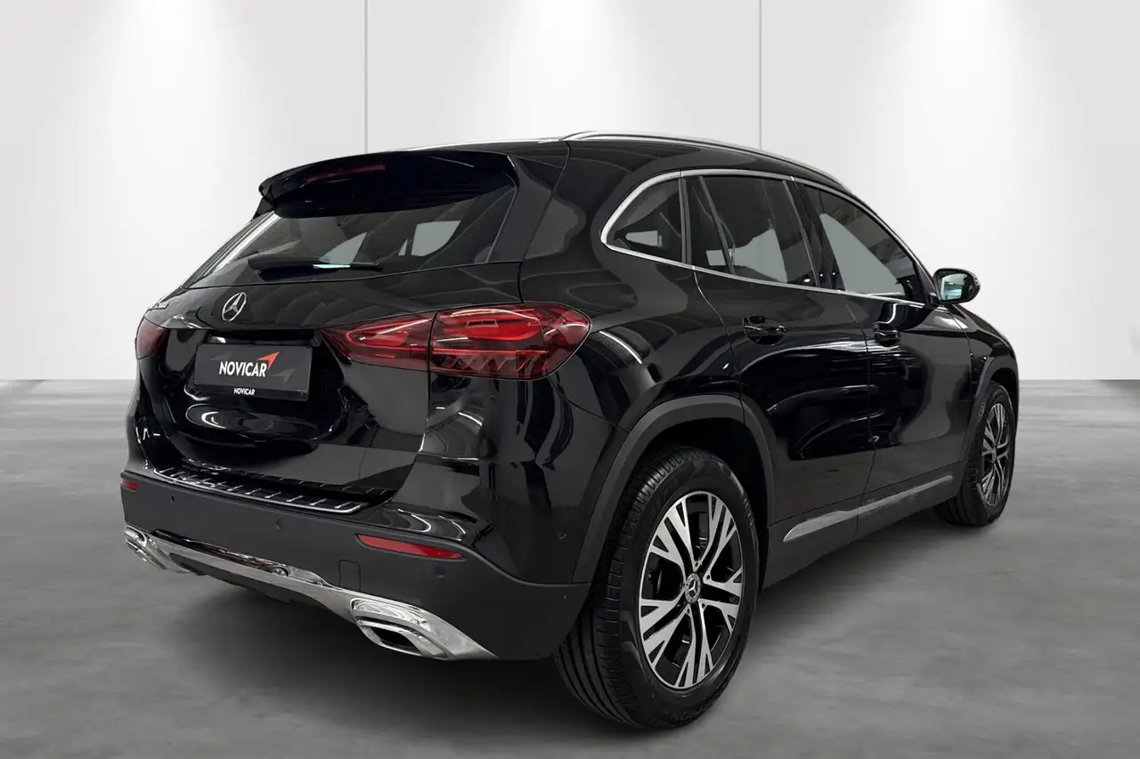 Mercedes-Benz GLA 200 2
