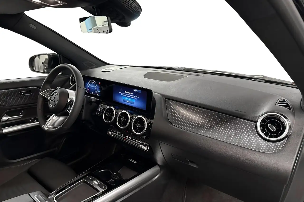 Mercedes-Benz GLA 200 5