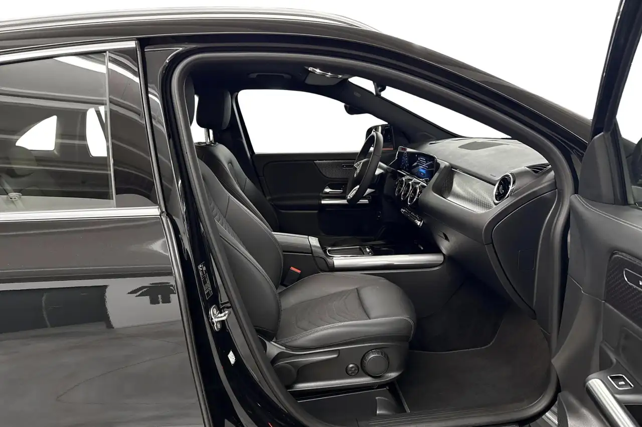 Mercedes-Benz GLA 200 6