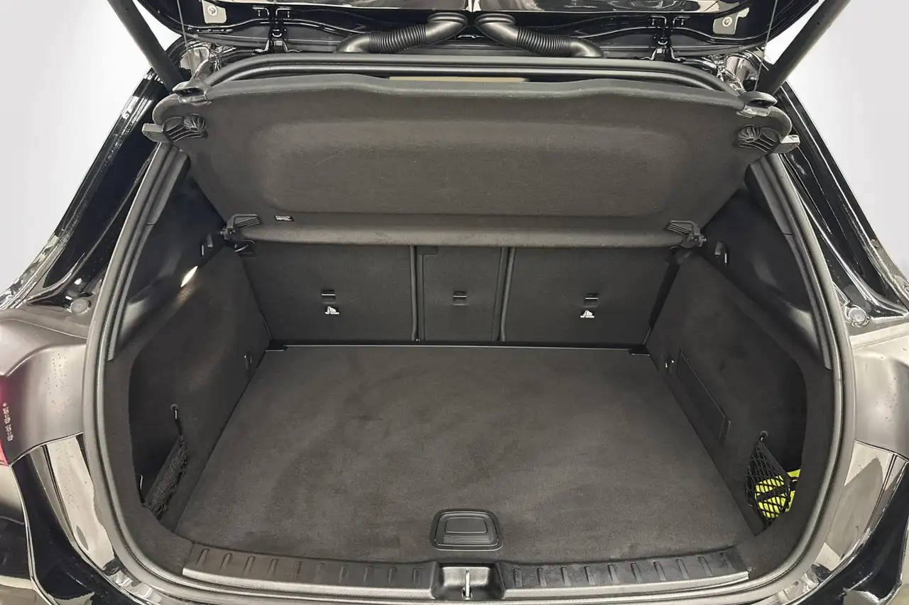 Mercedes-Benz GLA 200 10