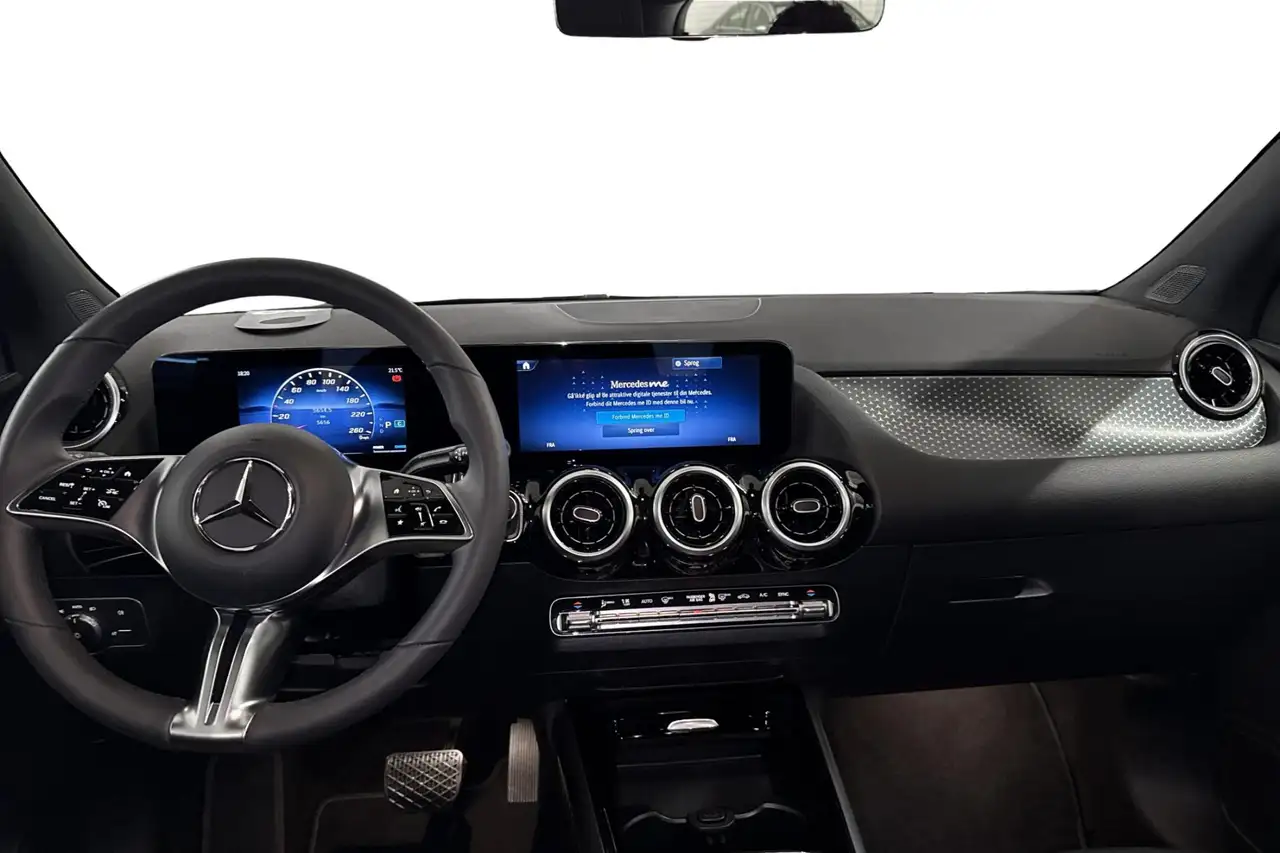 Mercedes-Benz GLA 200 12