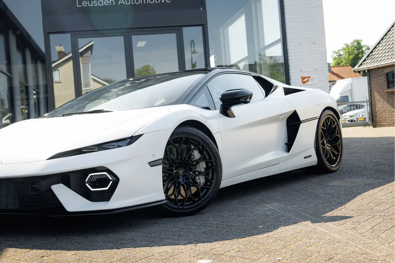 Lamborghini Temerario 8