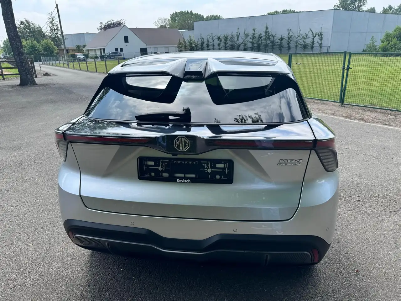 MG MG4 LUXURY 4