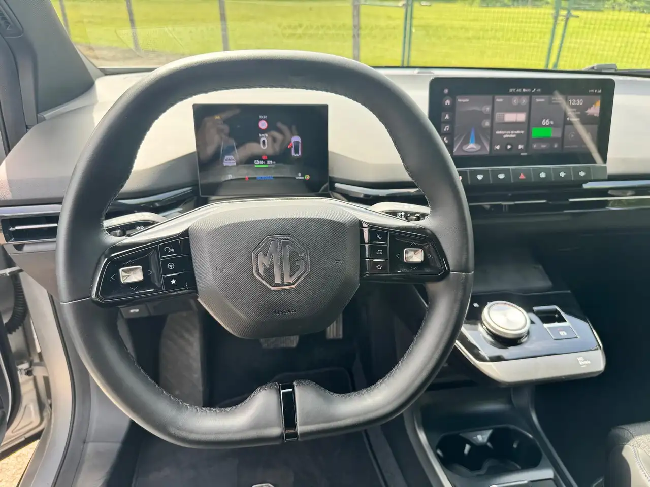 MG MG4 LUXURY 12