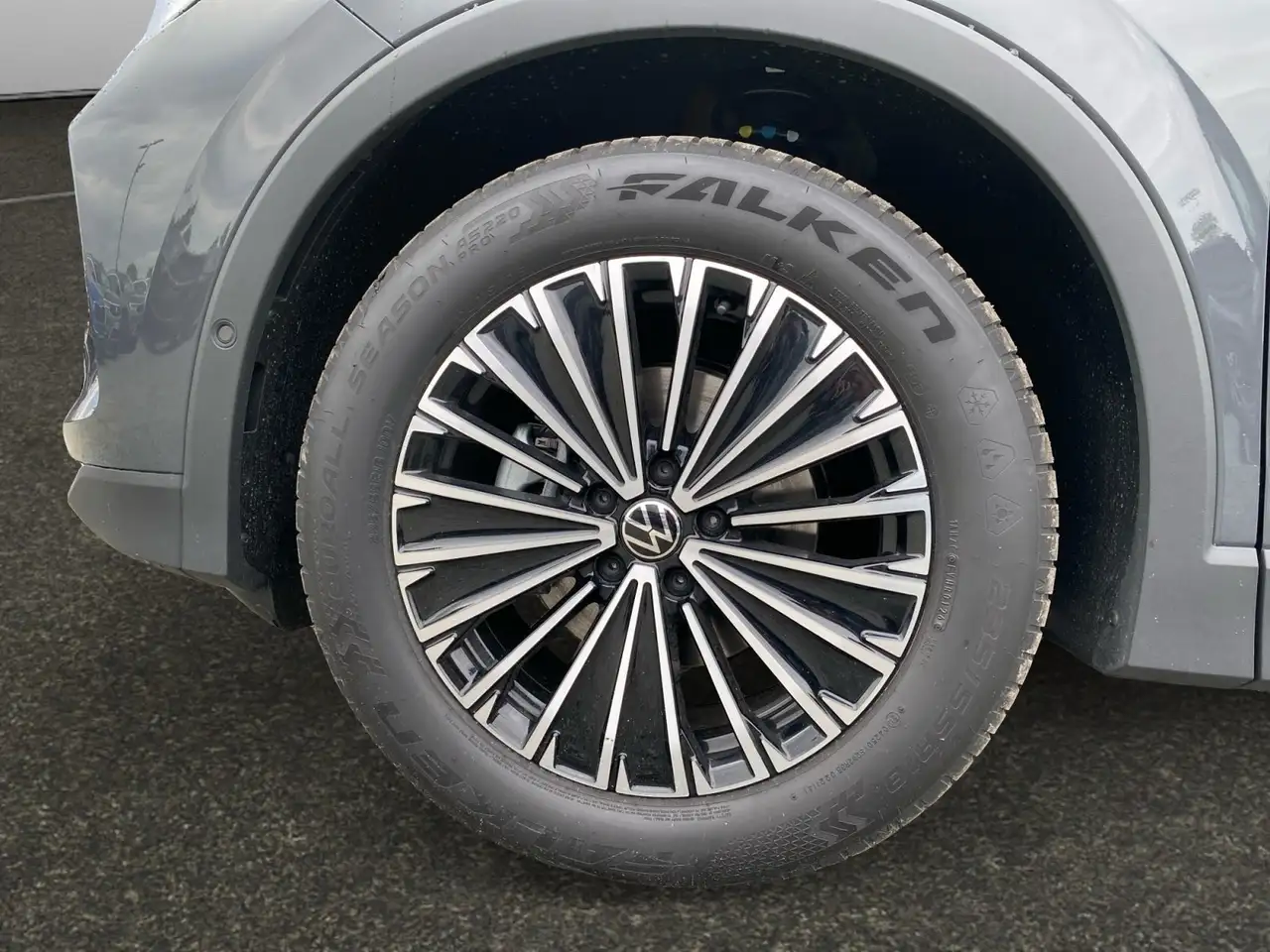 Volkswagen Tiguan 7