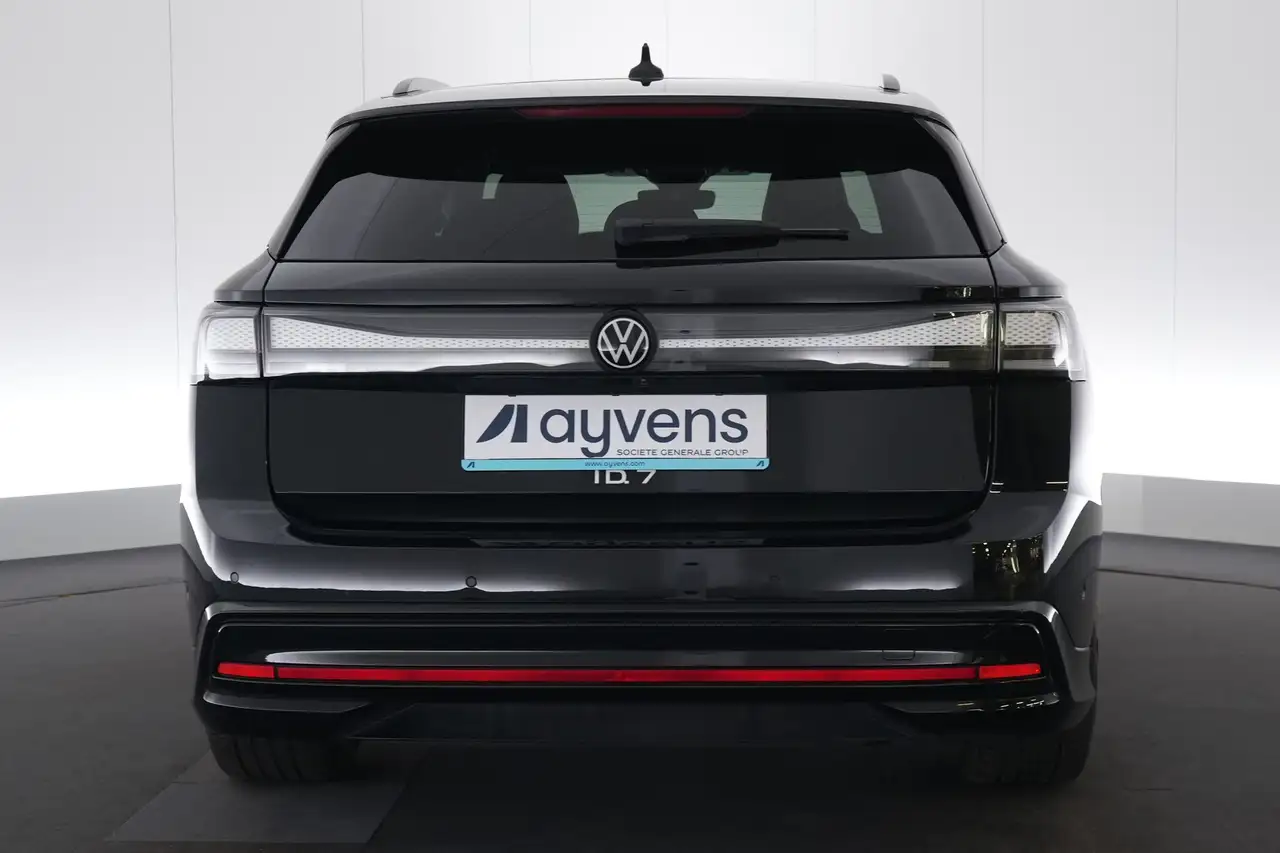 Volkswagen ID.7 6