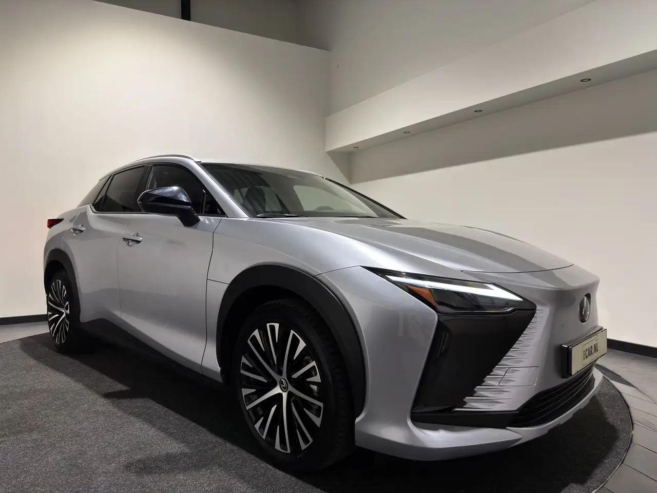 Lexus RZ