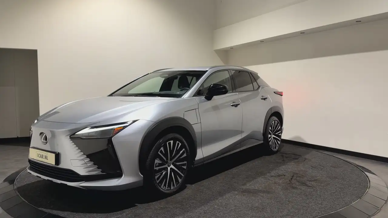 Lexus RZ 7
