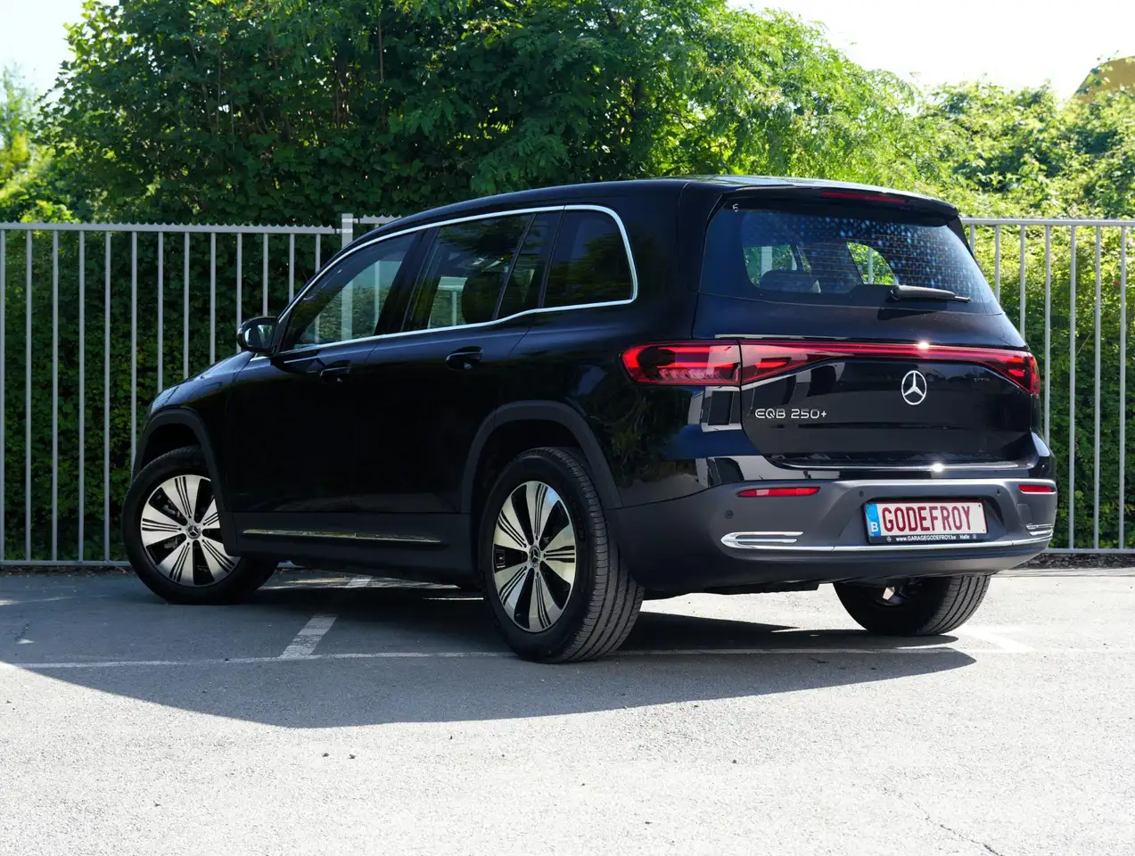 Mercedes-Benz EQB 250 3