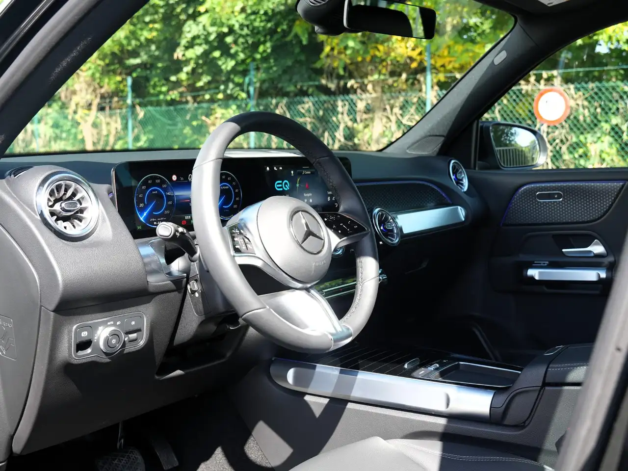 Mercedes-Benz EQB 250 9