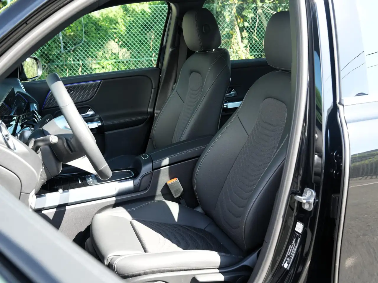 Mercedes-Benz EQB 250 10