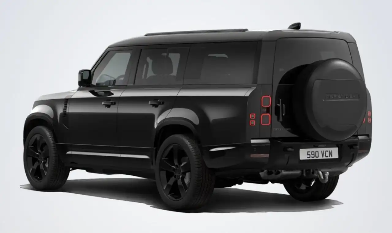 Land Rover Defender 130 3