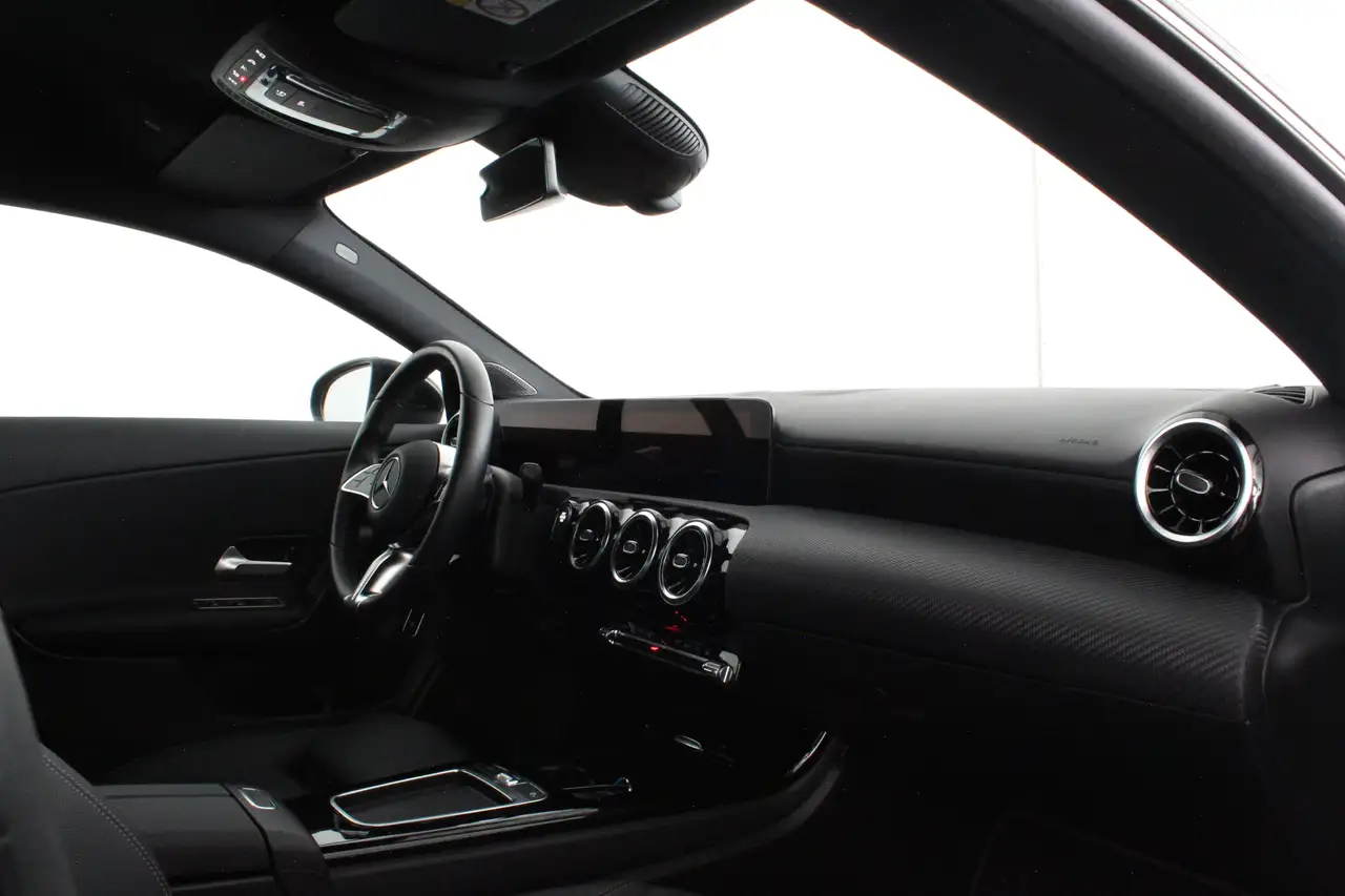 Mercedes-Benz CLA 250 6