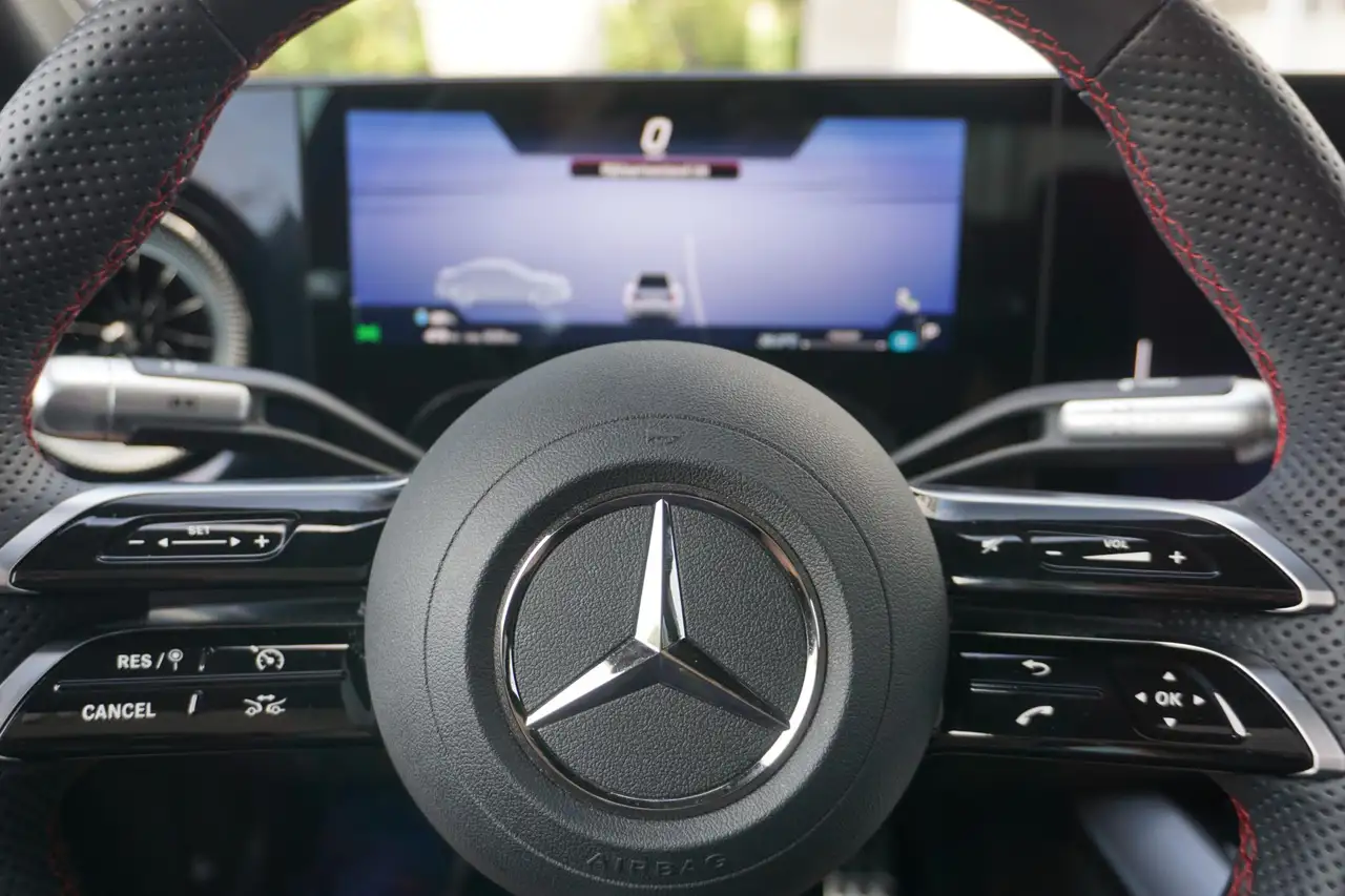 Mercedes-Benz CLA 250 11