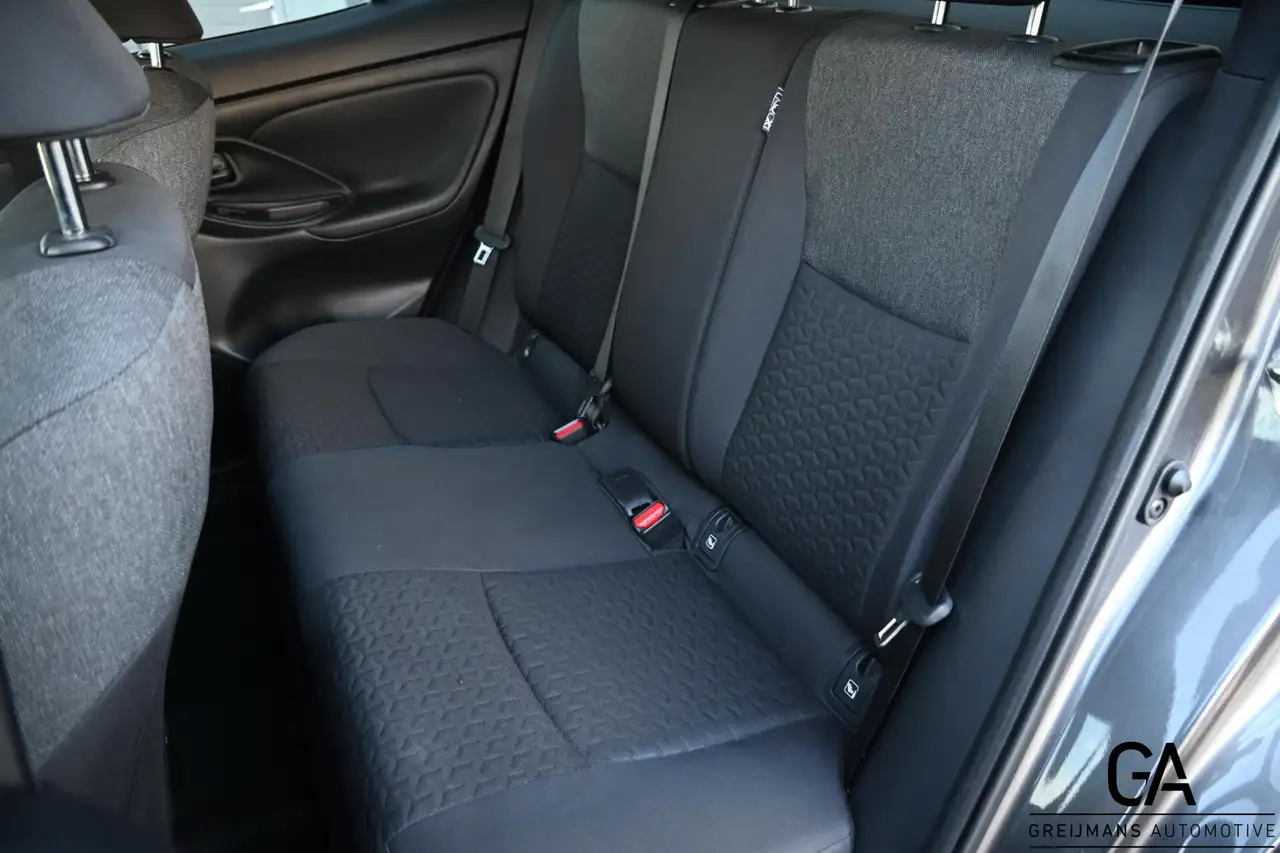Toyota Yaris 6