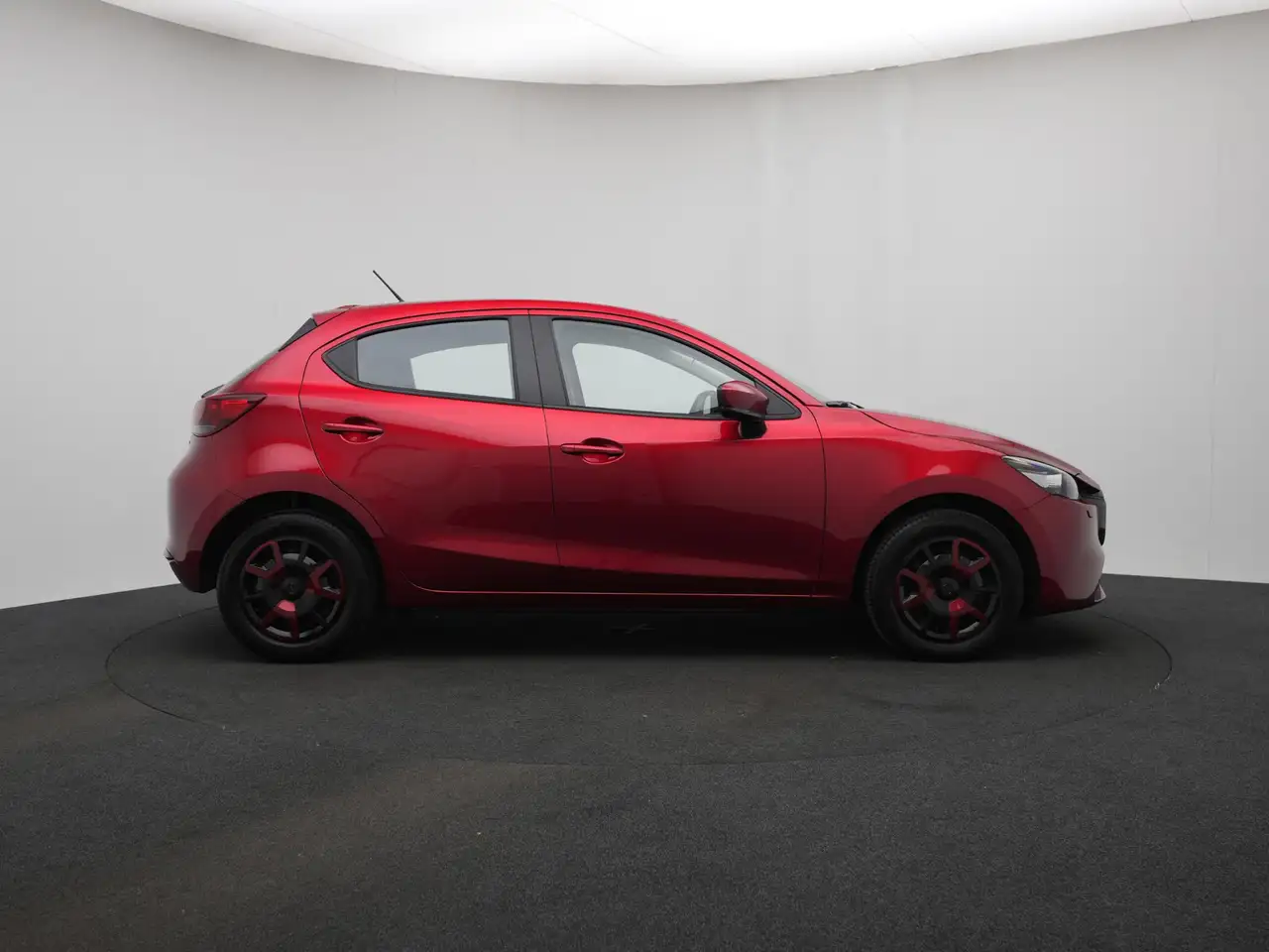 Mazda 2 8