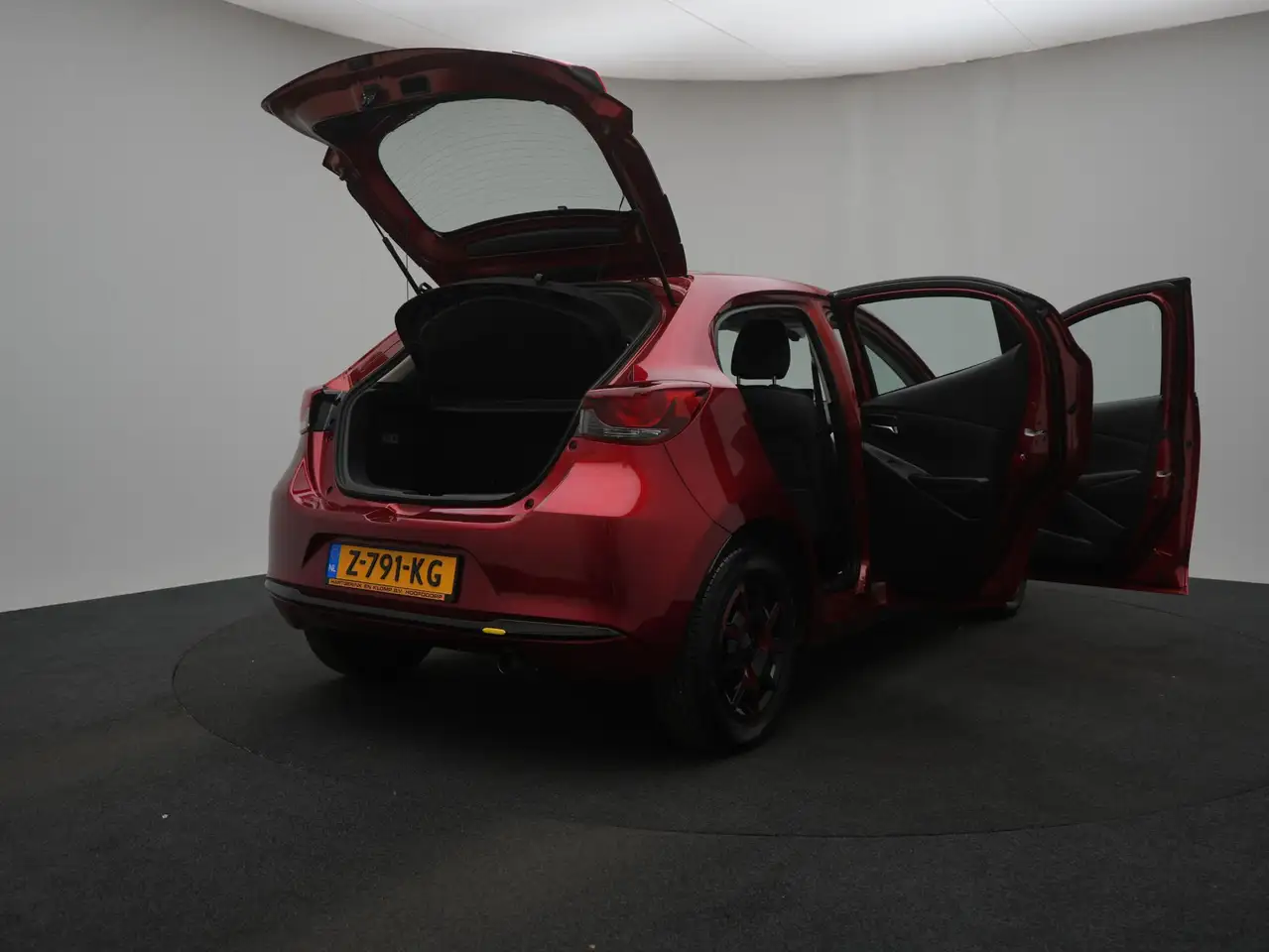 Mazda 2 10