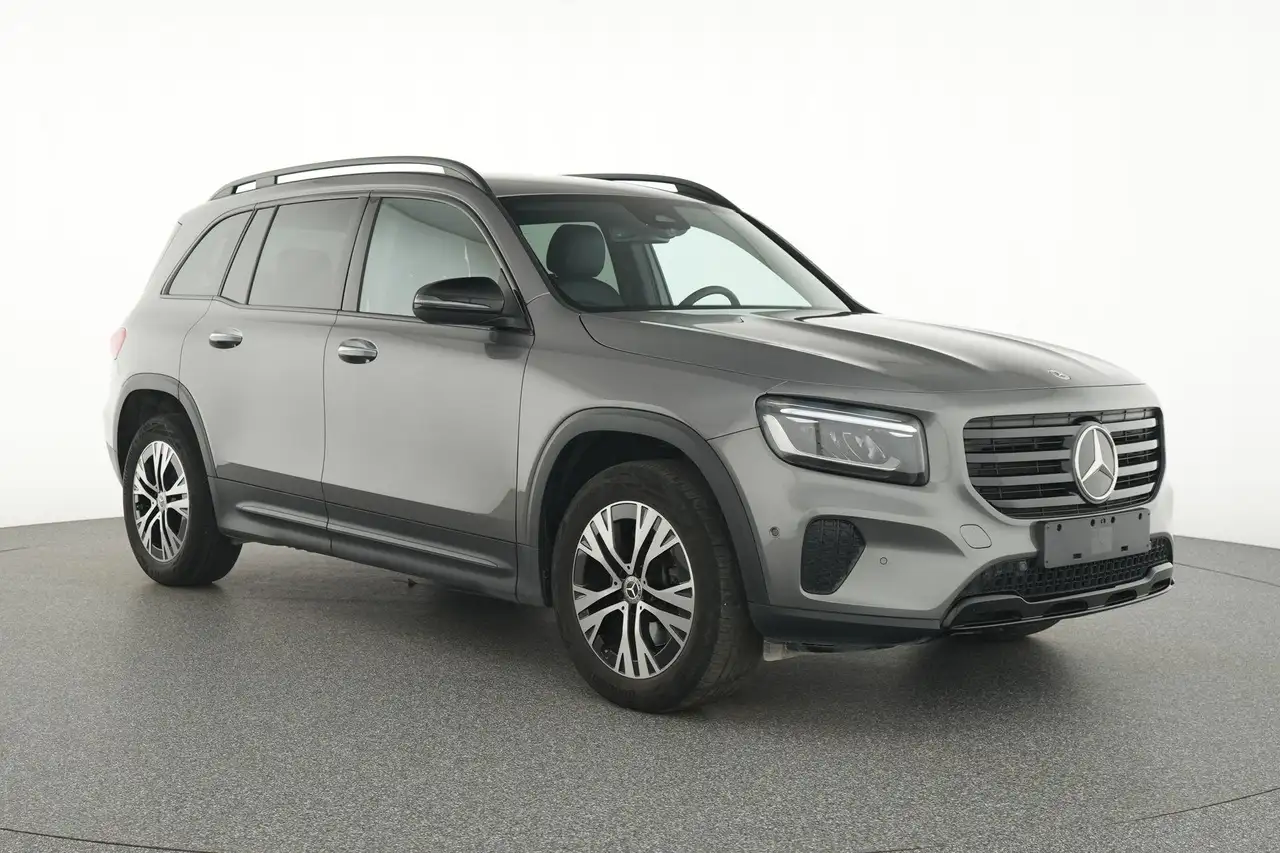 Mercedes-Benz GLB 180 2