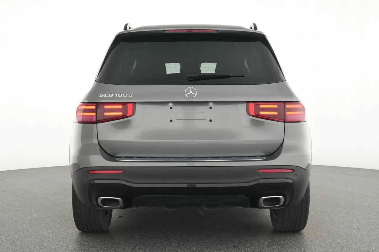 Mercedes-Benz GLB 180 7