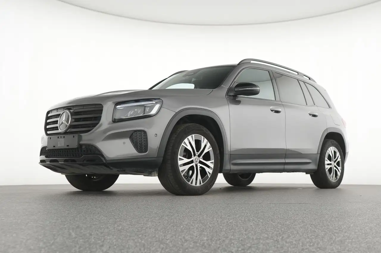 Mercedes-Benz GLB 180 10