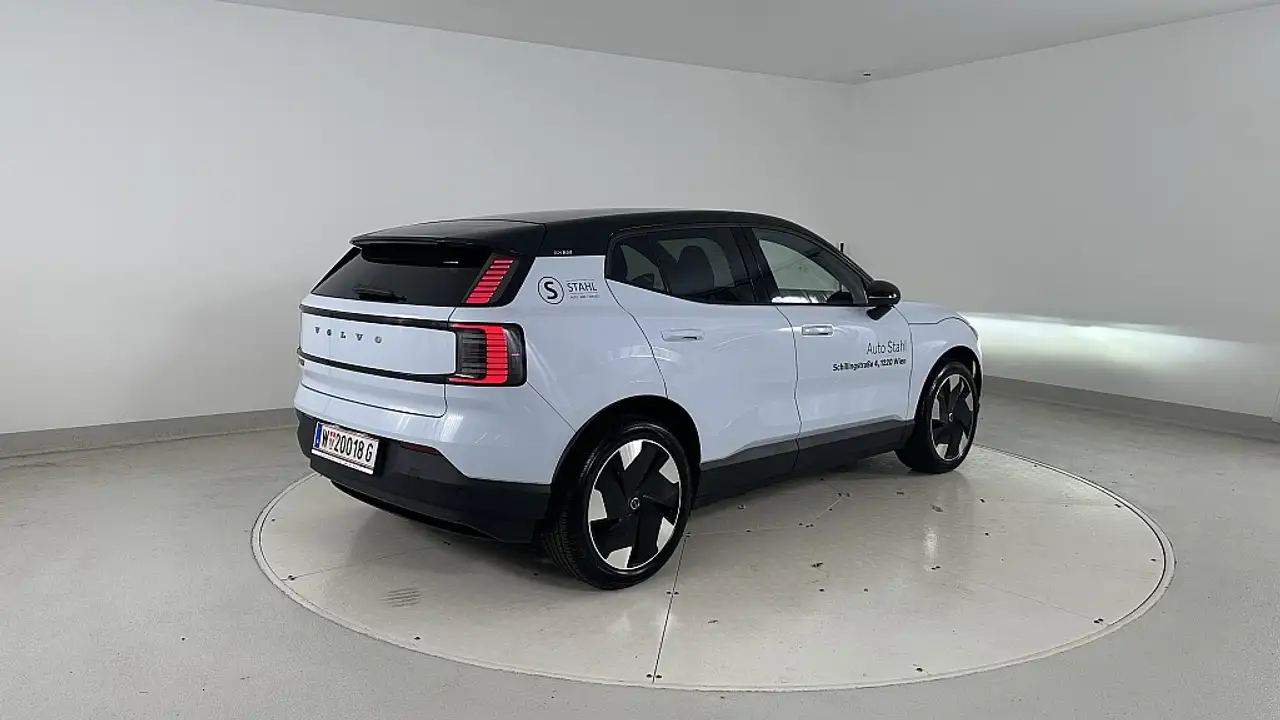 Volvo EX30 6