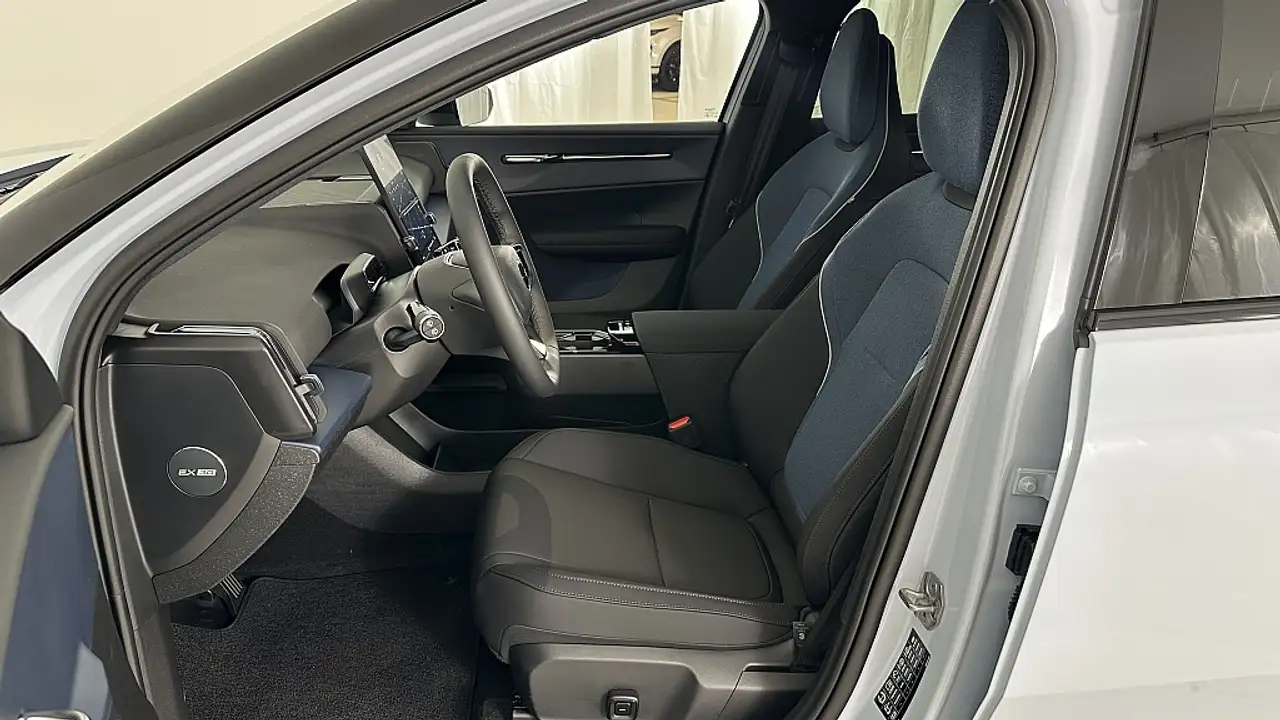 Volvo EX30 7