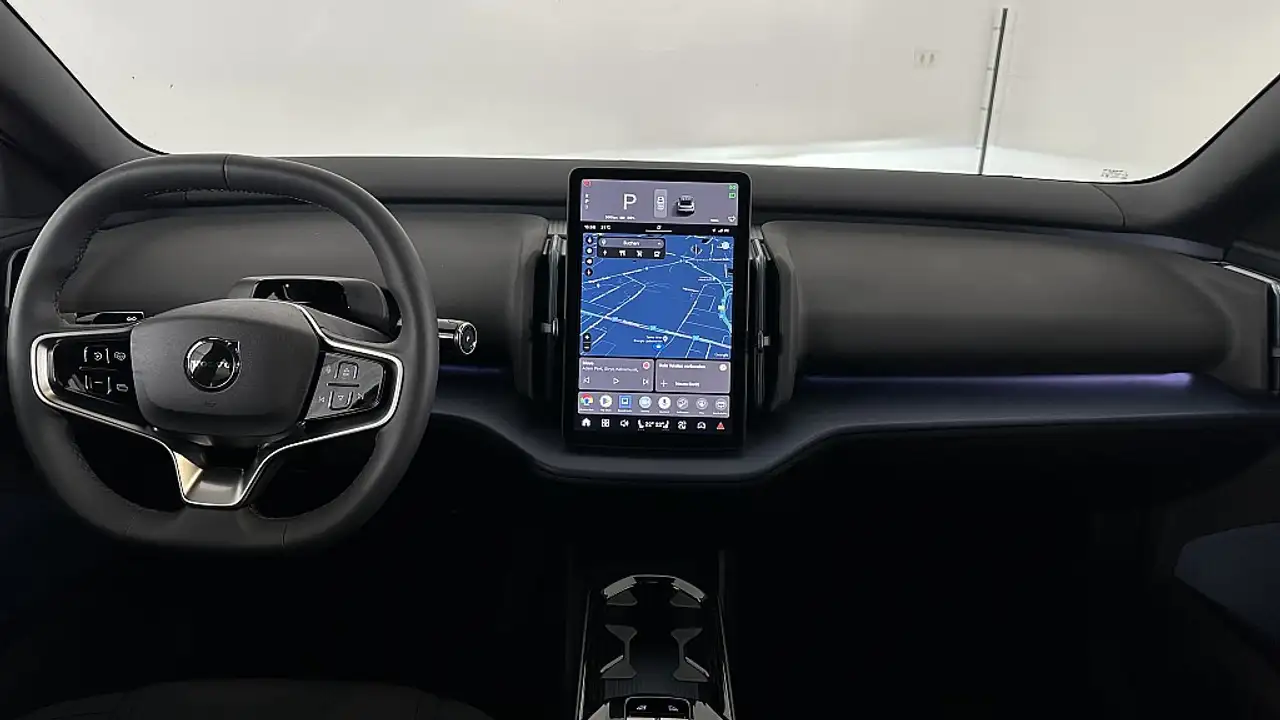 Volvo EX30 8