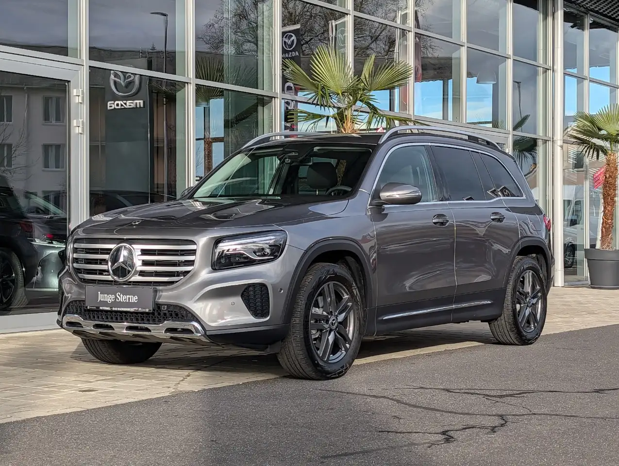 Mercedes-Benz GLB 200 2