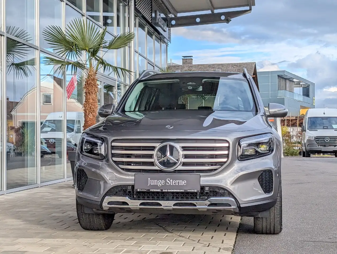 Mercedes-Benz GLB 200 6