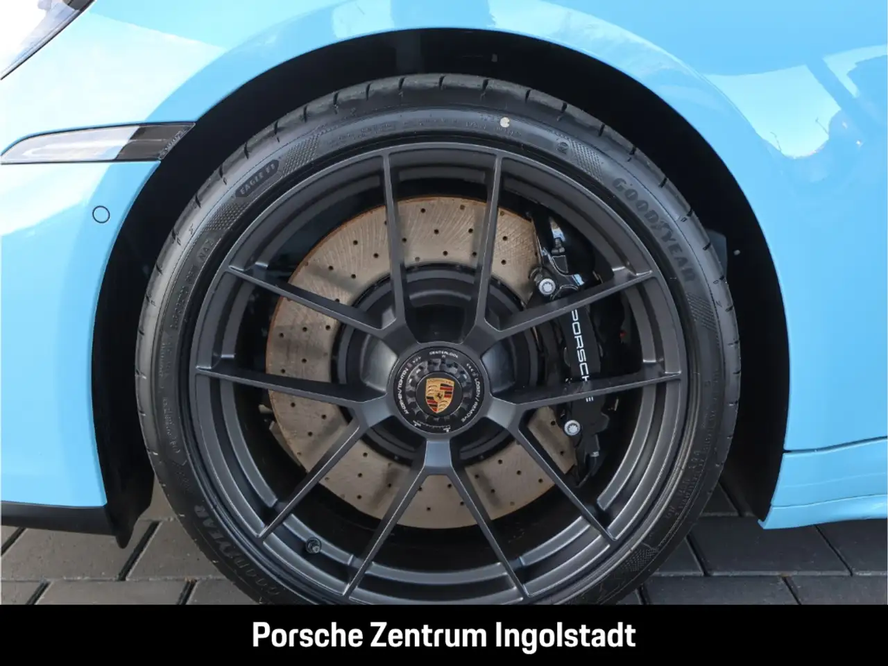 Porsche 992 911 8