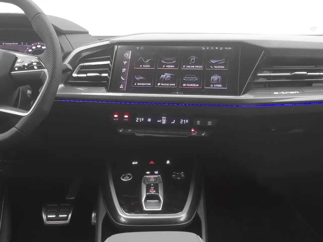 Audi Q4 9