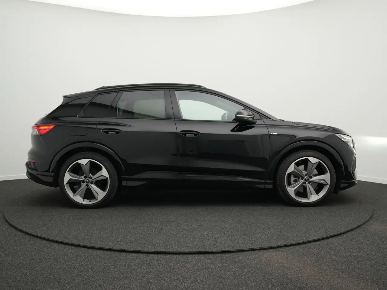 Audi Q4 11