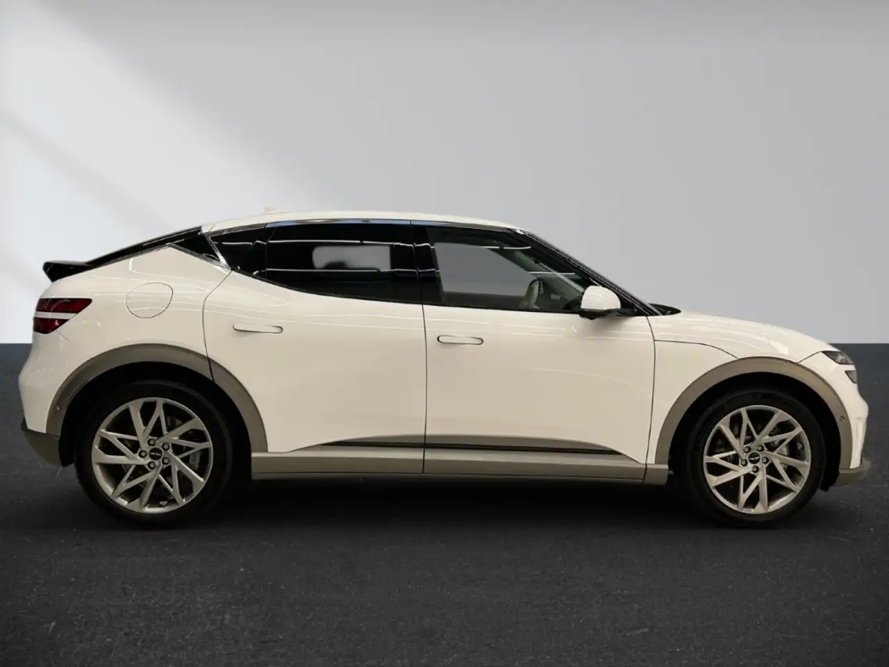 Genesis GV60 5