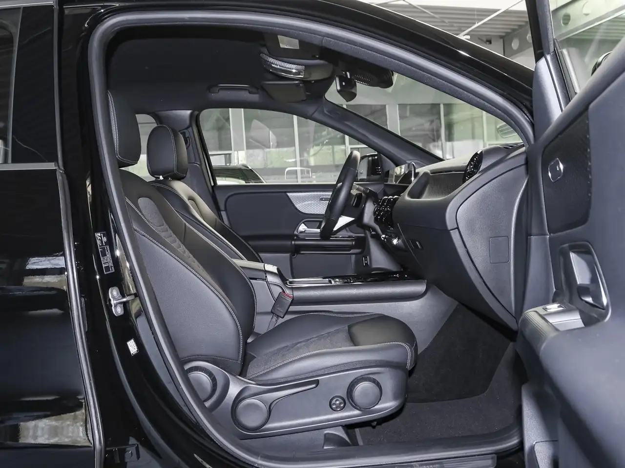 Mercedes-Benz GLA 200 6