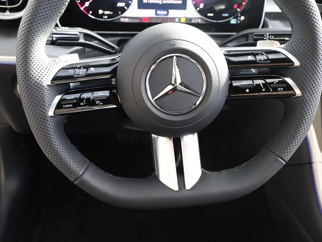 Mercedes-Benz CLE 200 16