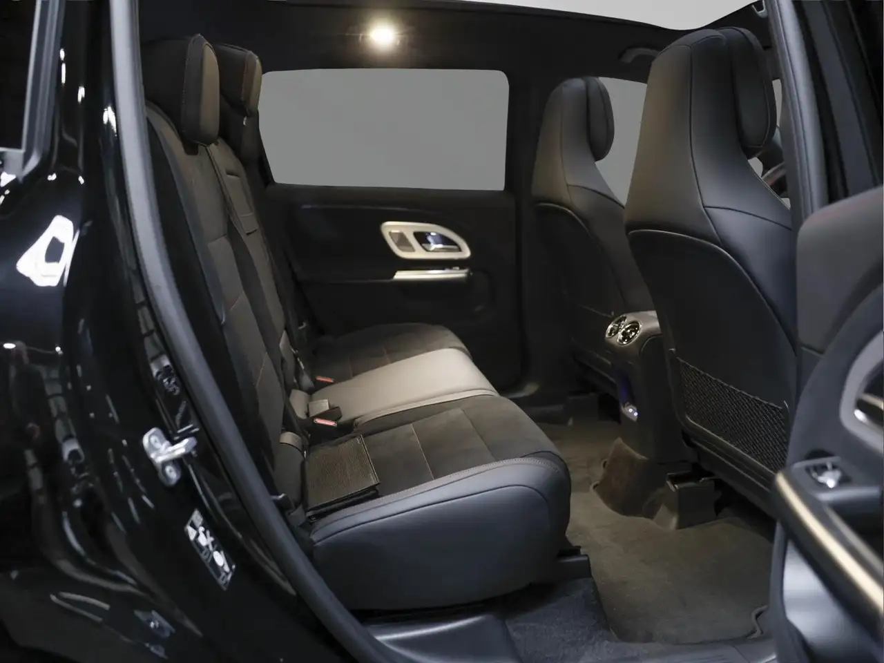 Mercedes-Benz GLB 250 5