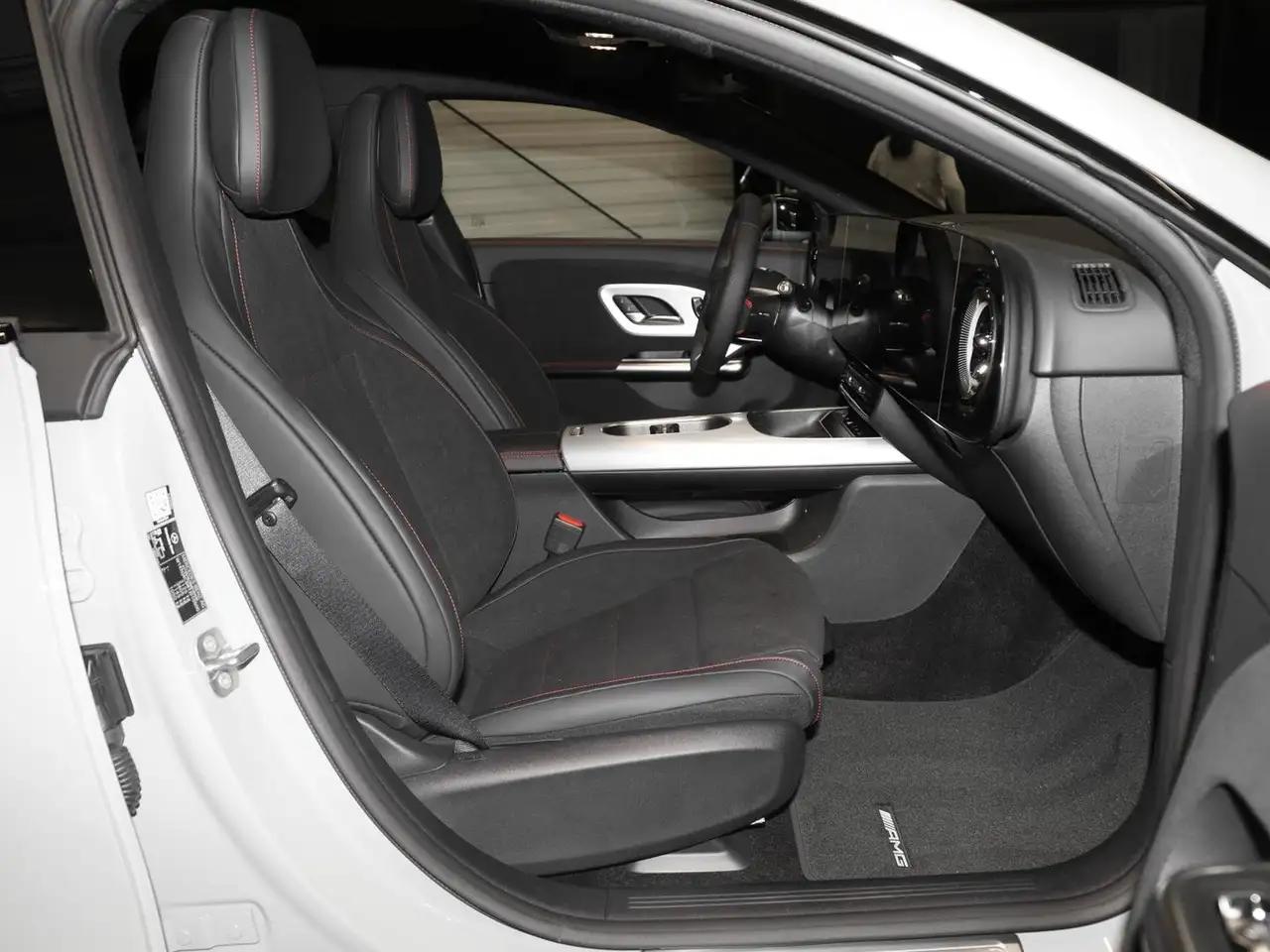 Mercedes-Benz CLA 180 6
