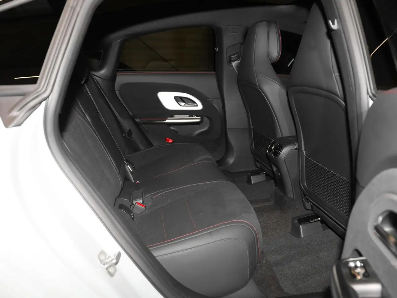 Mercedes-Benz CLA 180 7