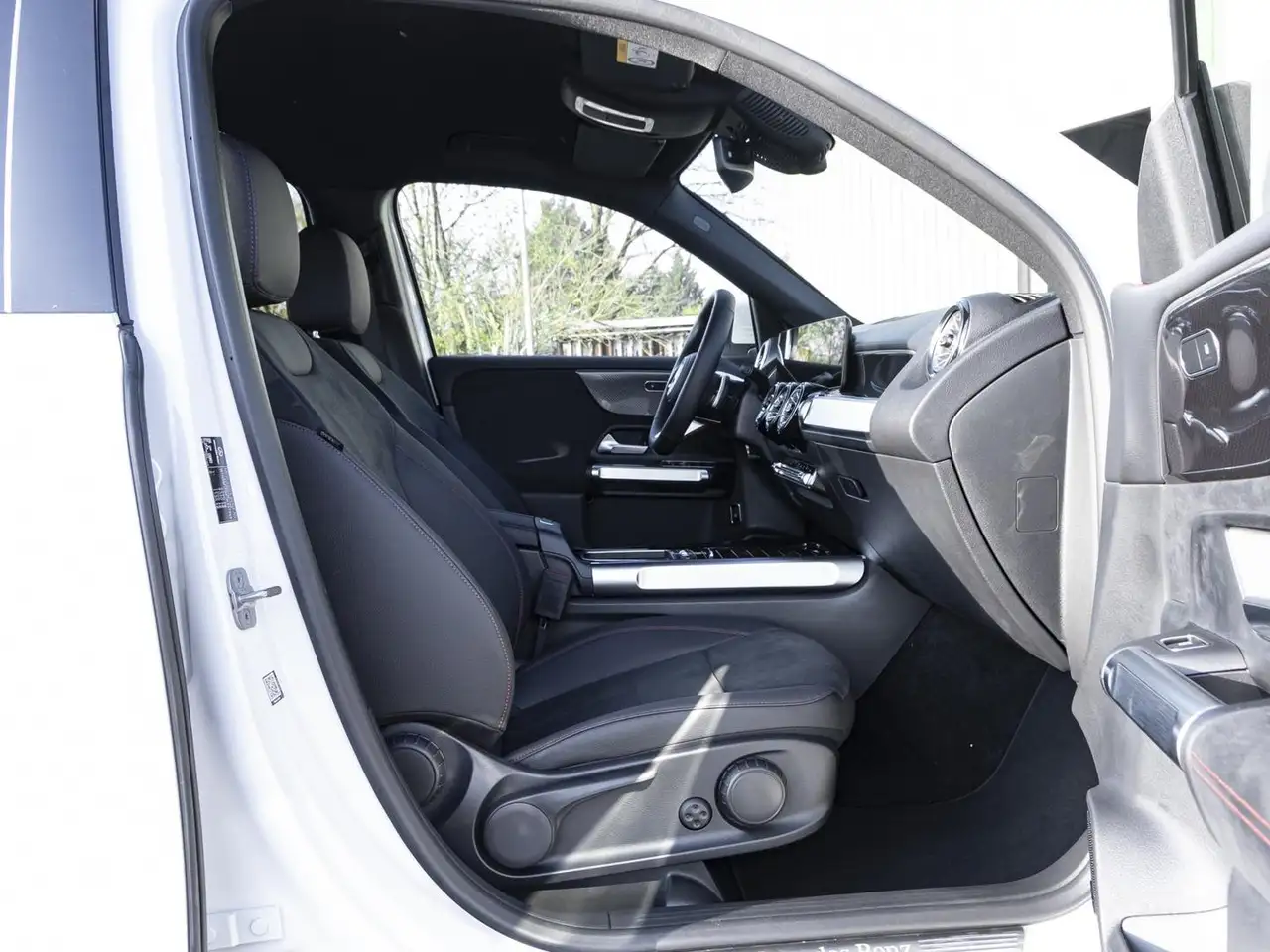 Mercedes-Benz GLB 220 6