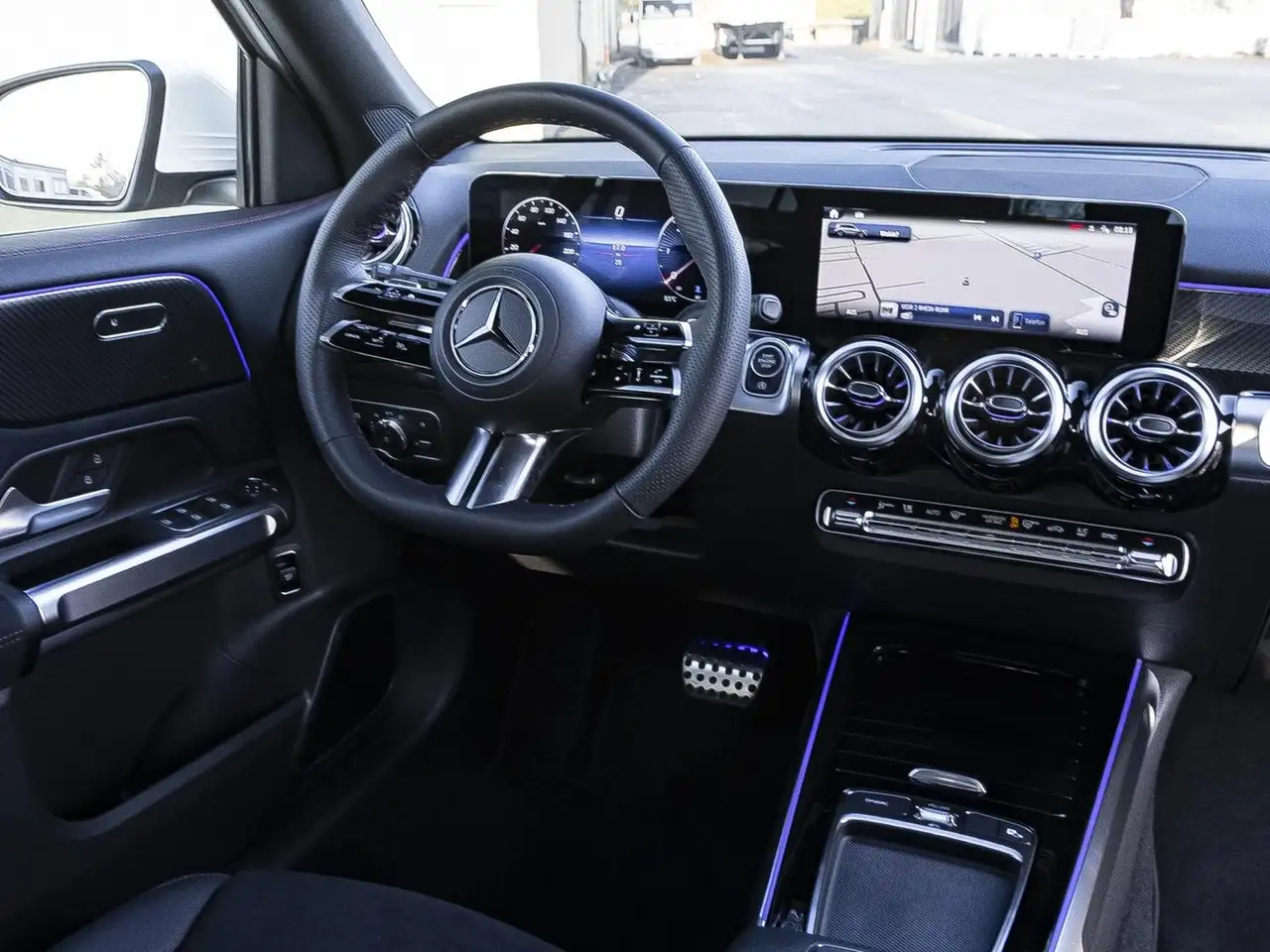Mercedes-Benz GLB 220 8